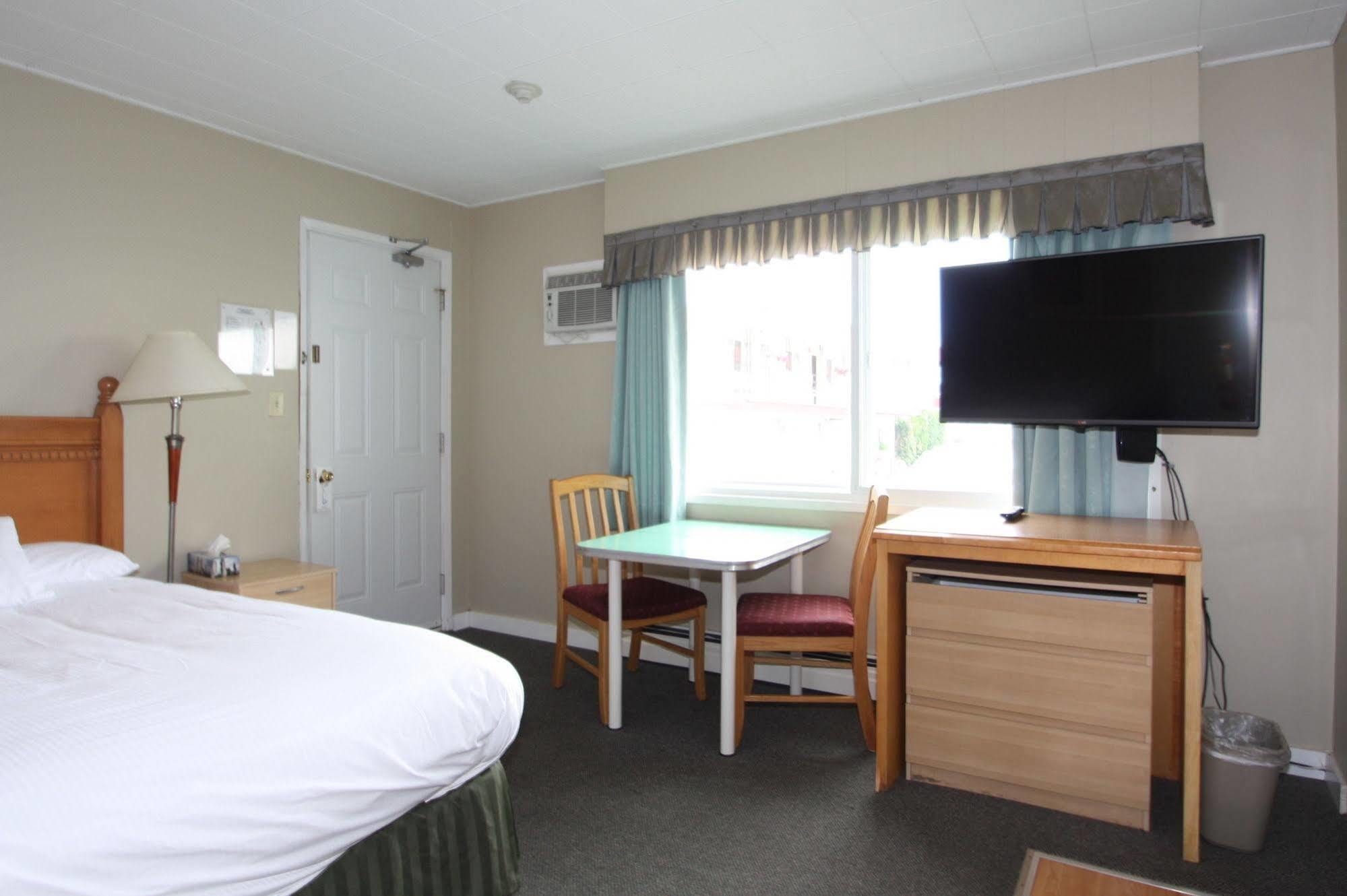 Harrison Spa Motel Harrison Hot Springs Zewnętrze zdjęcie